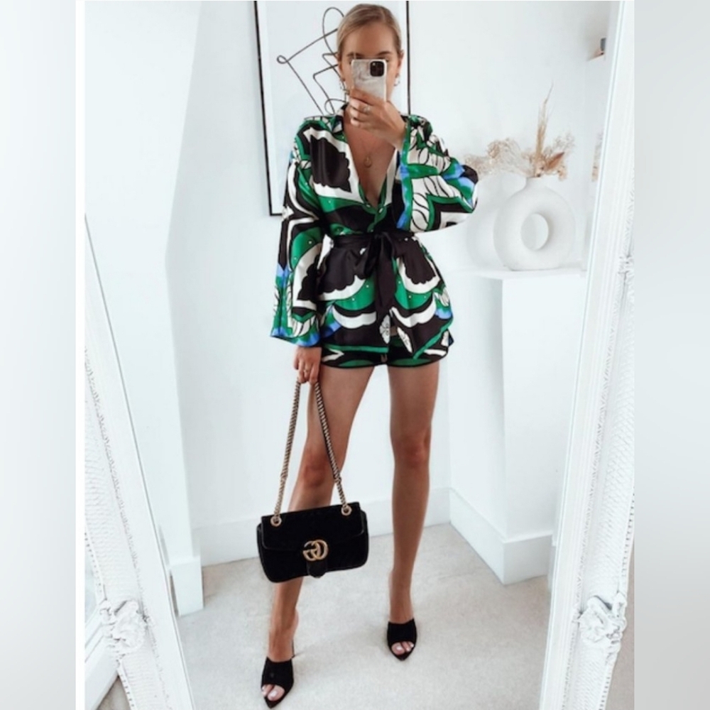 Green & Black Printed V-Neck Blouse
